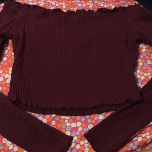Off the shoulder long sleeve crop top